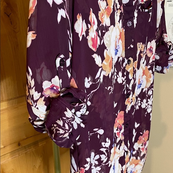 Kut from the Kloth Plum Floral Button-Down Blouse Size XL - Picture 2 of 6